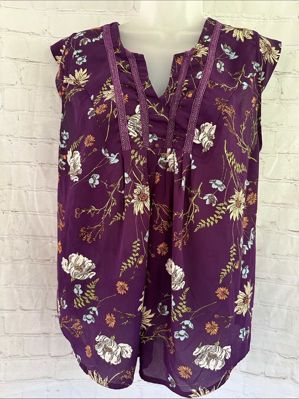 Collective Concepts Floral Split-Neck Cap Sleeve Embellished Top - Purple size L